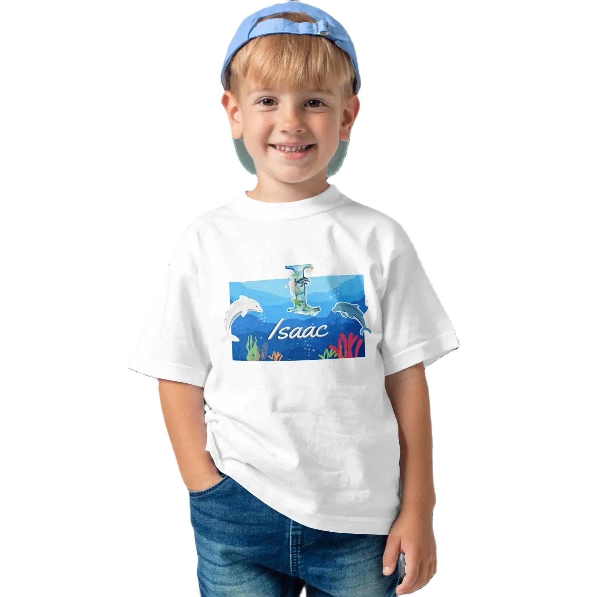 T shirt personnalisé garçon – Motif dauphin et fond marin avec prénom et initiale - MiniLook