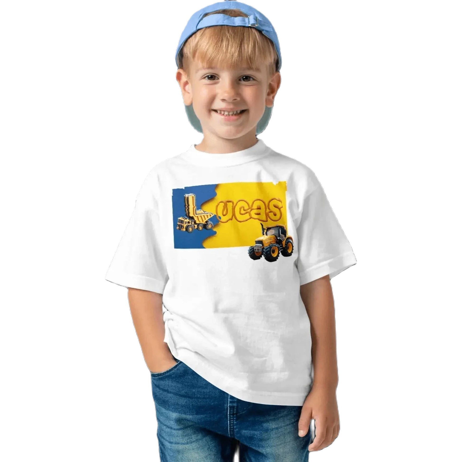 T shirt personnalisé garçon – Prénom avec design camion de chantier et affiche jaune et bleue - MiniLook