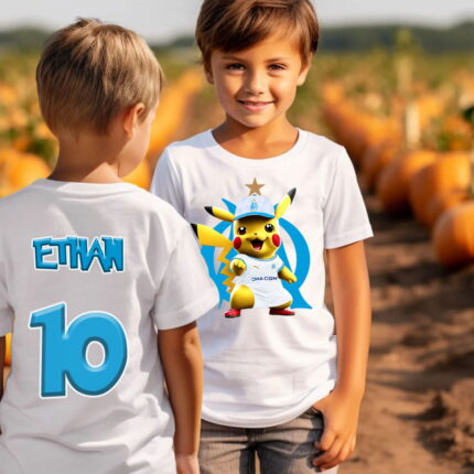 T-Shirt Pikachu en Tenue de Foot OM : Créez Votre Modèle Unique